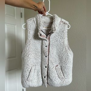 Women’s Sherpa vest